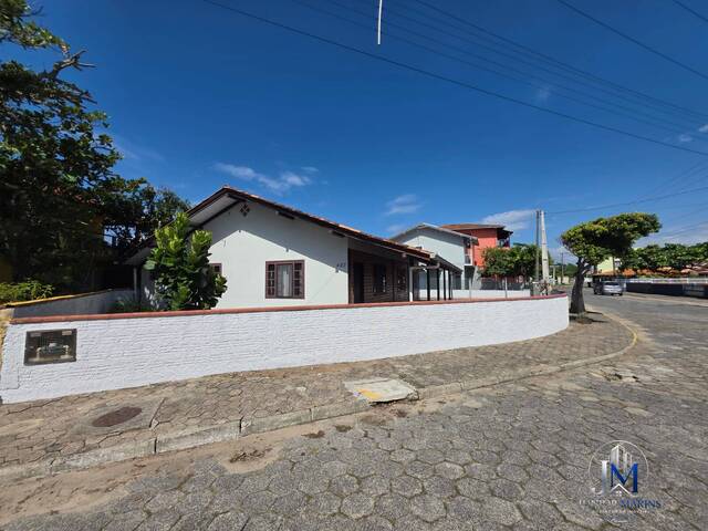 Casa para Venda em Balneário Barra do Sul - 2
