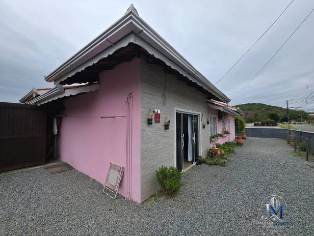 Casa para Venda em Joinville - 3