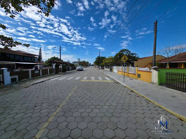 Casa para Venda em Balneário Barra do Sul - 2