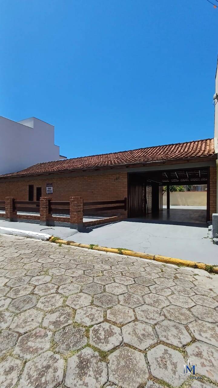 Casa, 4 quartos, 148 m² - Foto 1